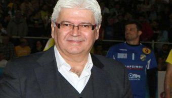 Ο πρόεδρος της ΕΟΠΕ, Γιώργος Καραμπέτσος, ίσως πρέπει να τραβήξει το… αφτί κάποιων στην Ομοσπονδία που δεν σηκώνουν ούτε τα τηλέφωνα στα γραφεία για να εξυπηρετηθούν οι ομάδες