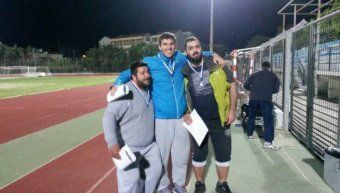 Ο Χριστόδουλςο Κωστάκης (στο μέσον της φωτογραφίας) του Παγχιακού, έπιασε το όριο για το Πανελλήνιο Πρωτ/μα και στη σφαίρα και στο δίσκο