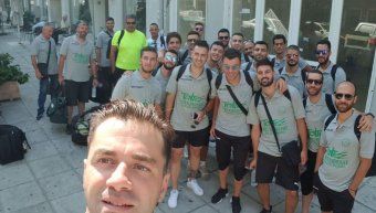 Σέλφι της Δάφνης δια χειρός Βασίλη Ατσάλη Σέλφι της Δάφνης δια χειρός Βασίλη Ατσάλη