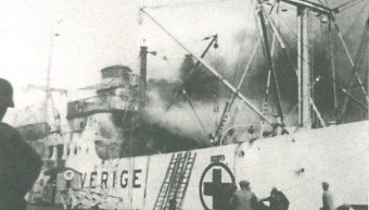 Το φλεγόμενο πλοίο. φωτο Ν. Χαβιάρα