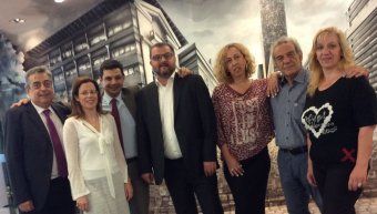 Ο Τάσος Ηλιακόπουλος, γενικός διευθυντής πωλήσεων & marketing INTERAMERICAN, με τη διοικητική ομάδα για το δίκτυο πρακτόρων και μεσιτών: Μάριο Μοσχονά (διευθυντή), Αλέκο Σαλαγκούδη (διευθυντή πωλήσεων για τις συνεργασίες κεντρικής και βόρειας Ελλάδος) και