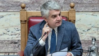 Mετά τη διαγραφή του από τον Ανδρουλάκη ο Οδυσσέας Κωνσταντινόπουλος παρέδωσε την έδρα του Mετά τη διαγραφή του από τον Ανδρουλάκη ο Οδυσσέας Κωνσταντινόπουλος παρέδωσε την έδρα του