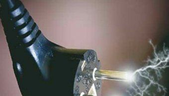 κεραυνοβολήθηκε από διαρροή ρεύματος