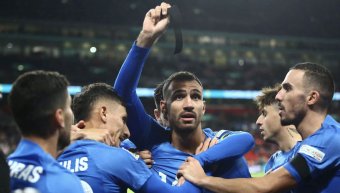 Χαρμολύπη στη νίκη της ελληνικής Εθνικής Ομάδας Ποδοσφαίρου επί της Αγγλίας
