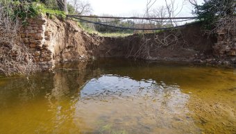 Υποχώρησε μαντρότοιχος μέσα στον Κοκκαλά Υποχώρησε μαντρότοιχος μέσα στον Κοκκαλά