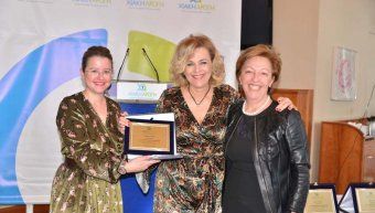 Μία από τις βραβεύσεις Μία από τις βραβεύσεις