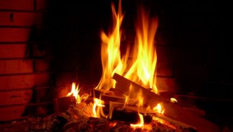 Η παγωνιά άναψε τα τζάκια