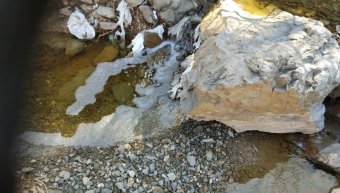 Συνεχής ροή σκουπιδόνερων στο Φράγμα χωρίς να βρέχει