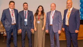 Οι ομιλητές συνεργάτες Γ. Χατζάκης, Λ. Γαλαθιανάκης, Μ. Παπαγιαννάκη και Λ. Τουρνατζής, με τον Μ. Κούτη, διευθυντή πωλήσεων του εταιρικού δικτύου. Οι ομιλητές συνεργάτες Γ. Χατζάκης, Λ. Γαλαθιανάκης, Μ. Παπαγιαννάκη και Λ. Τουρνατζής, με τον Μ. Κούτη, διευθυντή πωλήσεων του εταιρικού δικτύου.