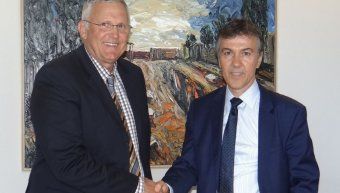 Ο Νίκος Πέππας, Regional Director Greece & Eastern Europe της SAS με τον Ξενοφώντα Λιαπάκη, γενικό διευθυντή ΙΤ & Services της INTERAMERICAN.