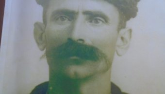 Το βιβλίο «Εφ ω ετάχθη», που εκδόθηκε από τον «Αυλόγυρο» Το βιβλίο «Εφ ω ετάχθη», που εκδόθηκε από τον «Αυλόγυρο»