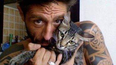 Ήταν τετραπληγικός εξαιτίας δυστυχήματος και είχε ζητήσει να τον βοηθήσουν να θέσει τέλος στη ζωή του στην Ιταλία