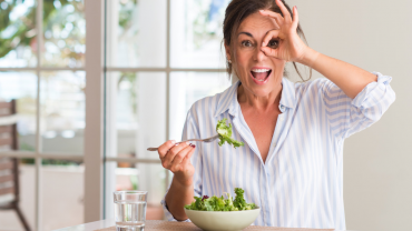 γυναίκα, σαλάτα