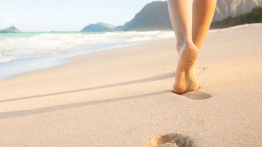 πόδια, άμμος, θάλασσα