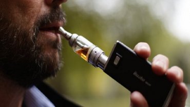 Η χρήση ηλεκτρονικού τσιγάρου αυξάνει την πιθανότητα διακοπής του καπνίσματος