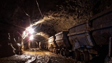 χρυσωρυχείo