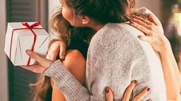 Η μητέρα γιορτάζει και μαζί της κι η πλάση