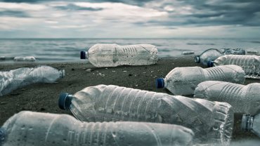 πλαστικά μπουκάλια, θάλασσα, πλαστική ρύπανση