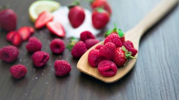 κόκκινα βατόμουρα, φράουλα