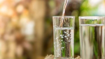 ποτήρια με νερό