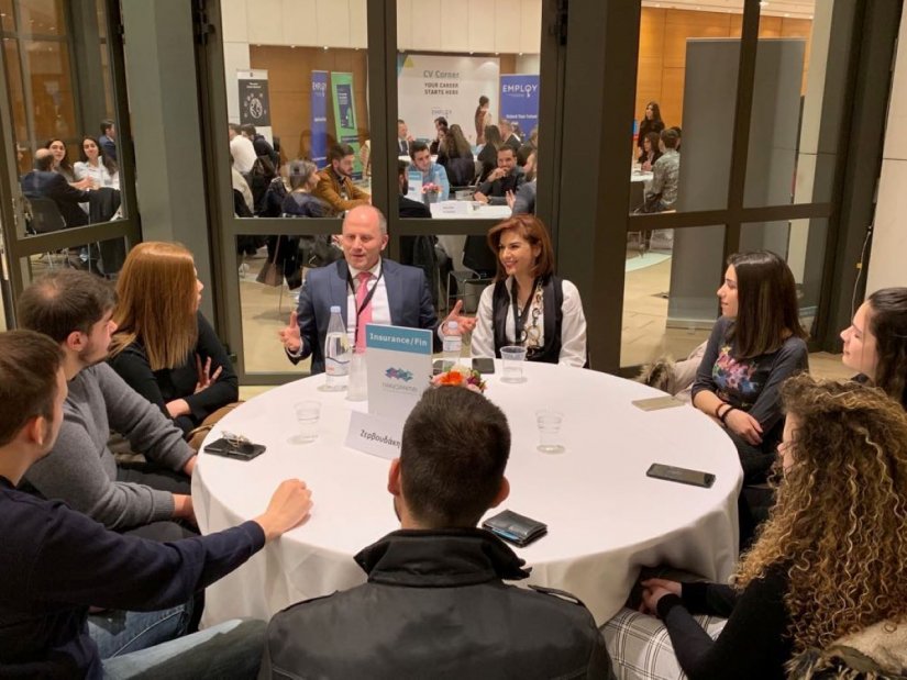 2. Οι ασφαλιστικοί σύμβουλοι της INTERAMERICAN, μέντορες Λ. Τουρνατζής και Σ. Ζερβουδάκη, με σπουδαστές στο «Πανόραμα Επιχειρηματικότητας». 2. Οι ασφαλιστικοί σύμβουλοι της INTERAMERICAN, μέντορες Λ. Τουρνατζής και Σ. Ζερβουδάκη, με σπουδαστές στο «Πανόραμα Επιχειρηματικότητας».