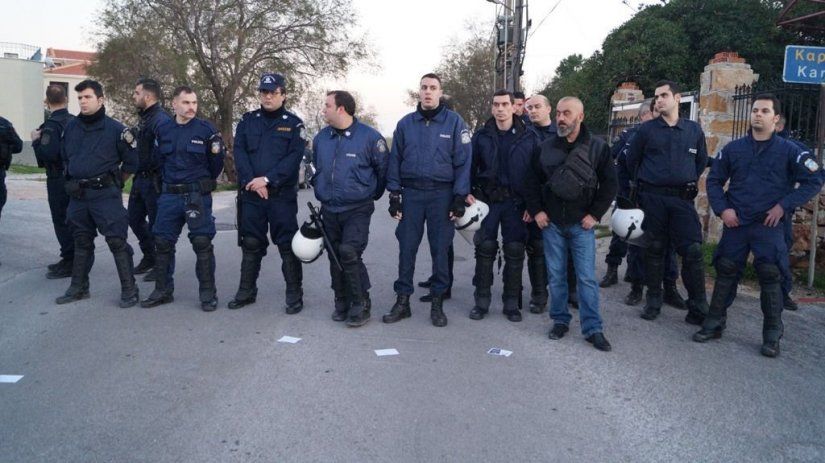 Αστυνομικός κλοιός πριν το Golden sahd Αστυνομικός κλοιός πριν το Golden sahd