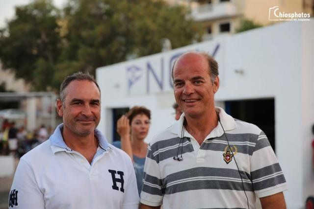 Ο Νίκος Γεωργούλης αριστερά και ο Γιάννης Αναδιώτης δεξιά, οι δύο έφοροι ιστιοπλοΐας του ΝΟΧ που σήκωσαν ένα μεγάλο βάρος της διοργάνωσης.   