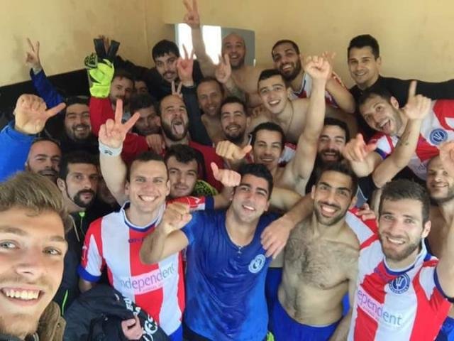 Ανταγωνιστικό και καλύτερο από πέρσι θα είναι το νέο πρωτάθλημα Οι ποδοσφαιριστές του Ποσειδώνα πανηγυρίζουν στο φωτογραφικό στιγμιότυπο, από περσινό αγώνα για την κατάκτηση του τίτλου. Το συγκρότημα των Καρδαμύλων, που έμεινε νωρίς εκτός Κυπέλλου, θεωρείται από τα φαβορί για το νέο πρωτάθλημα της Α’ Κατηγορίας που ξεκίνησε το σαββατοκύριακο.