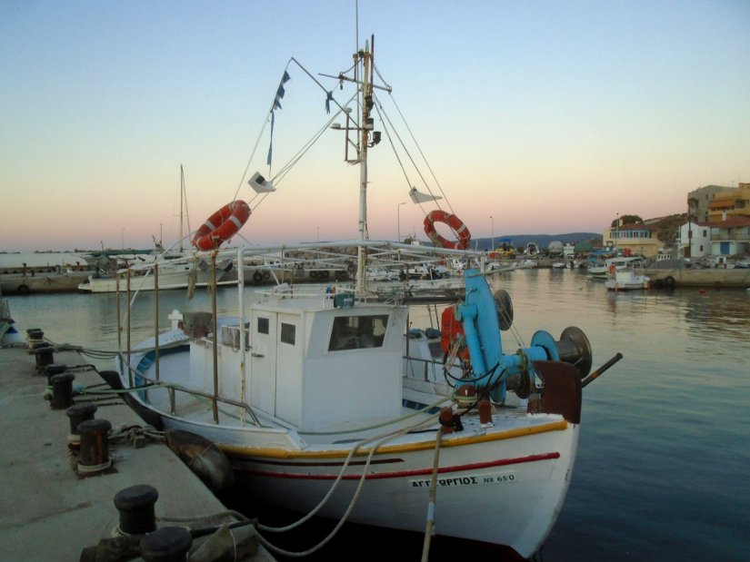 Άγ. Γιώργης, καΐκι, στο λιμανάκι της Αγ. Ερμιόνης Άγ. Γιώργης, καΐκι, στο λιμανάκι της Αγ. Ερμιόνης