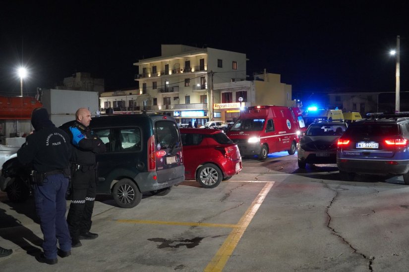 15 άνθρωποι έχασαν τη ζωή τους και 24 τραυματίστηκαν όταν συγκρούστηκαν σκάφος του ελληνικού λιμενικού με ταχύπλοο φουσκωτό που μετέφερε μετανάστες και πρόσφυγες.