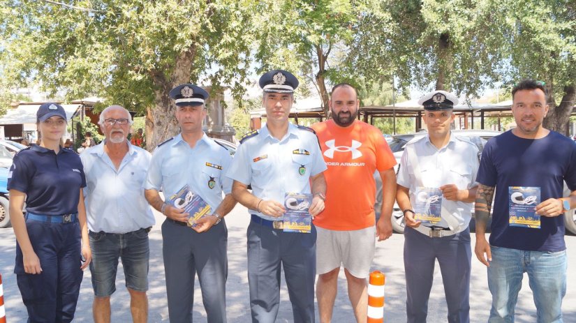 Οι συμμετέχοντες στη δράση ενημέρωσης για την οδική ασφάλεια Οι συμμετέχοντες στη δράση ενημέρωσης για την οδική ασφάλεια