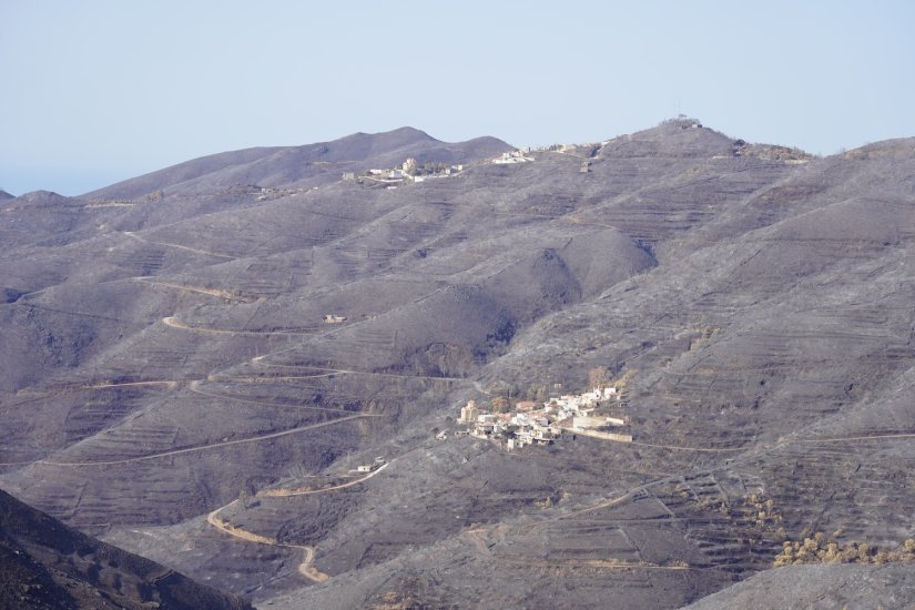 Σε πρώτο πλάνο η Πισπιλούντα και πίσω της η Νέα Ποταμιά Σε πρώτο πλάνο η Πισπιλούντα και πίσω της η Νέα Ποταμιά