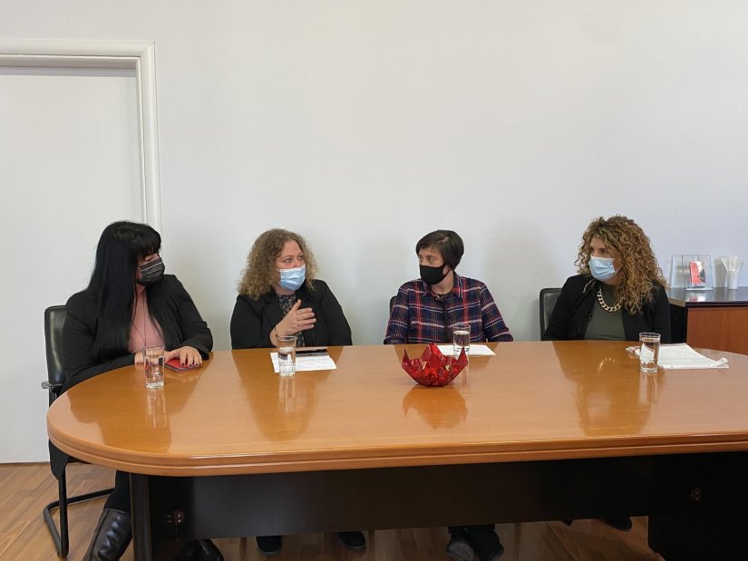 Έλενα Κανταράκη, Σμάρω Μπουλαζέρη και Αγγέλα Καλλέργη μιλούν στην Ειρήνη Αναγνώστου για τον διαβήτη
