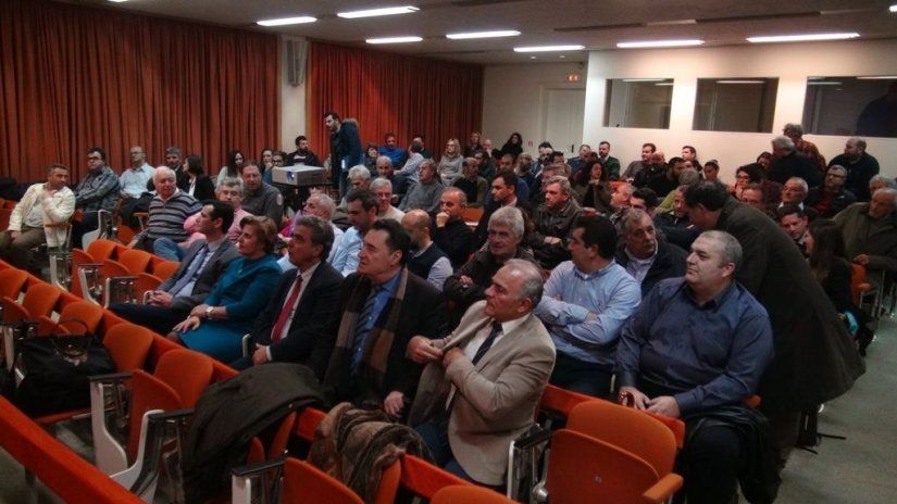 Αυξημένο ενδιαφέρον παρά την βροχή Αυξημένο ενδιαφέρον παρά την βροχή