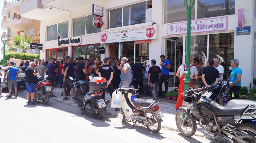 Κινητοποίηση ιδιοκτητών συνεργείων στη ΔΟΥ Χίου