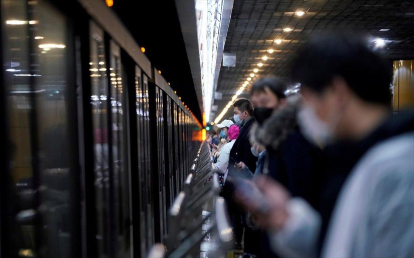 Ο ιός καραδοκεί