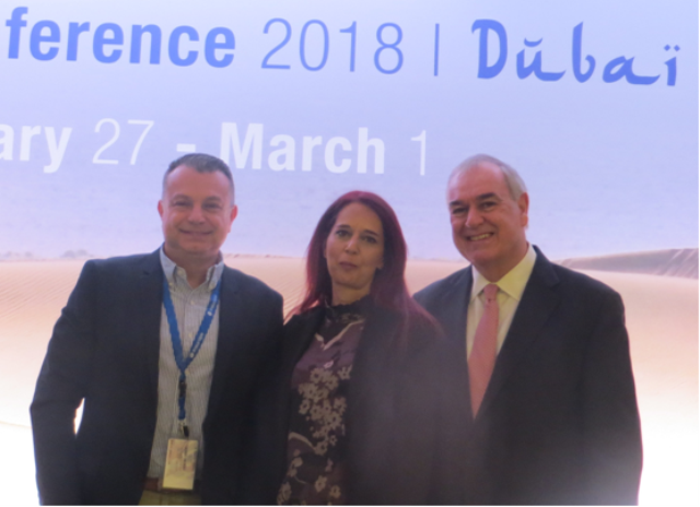 Από το συνέδριο του δικτύου INSUROPE στο Ντουμπάι: Από αριστερά, Γ. Πλωμαρίτης και Σ. Δήμου, της διεύθυνσης ομαδικών ασφαλίσεων και corporate business και ο Γ. Βελιώτης, γεν. διευθυντής ασφαλίσεων ζωής και υγείας INTERAMERICAN. Από το συνέδριο του δικτύου INSUROPE στο Ντουμπάι: Από αριστερά, Γ. Πλωμαρίτης και Σ. Δήμου, της διεύθυνσης ομαδικών ασφαλίσεων και corporate business και ο Γ. Βελιώτης, γεν. διευθυντής ασφαλίσεων ζωής και υγείας INTERAMERICAN.
