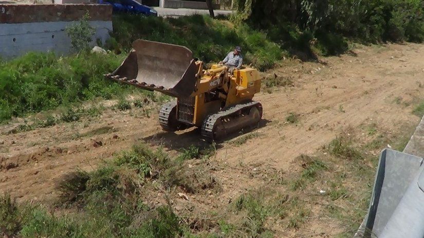 Η μπουλντόζα επί το έργον Η μπουλντόζα επί το έργον