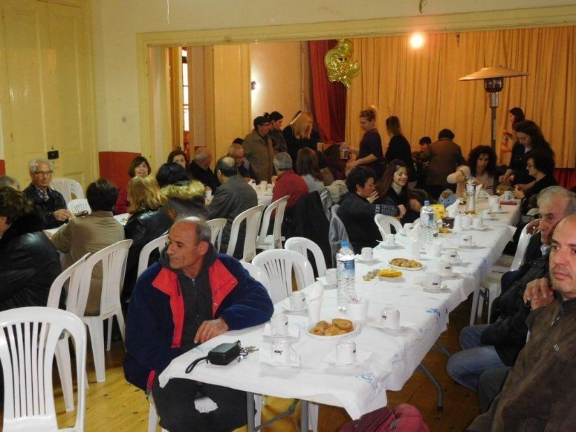 Πολύς κόσμος στην κοπή της πίτας Πολύς κόσμος στην κοπή της πίτας