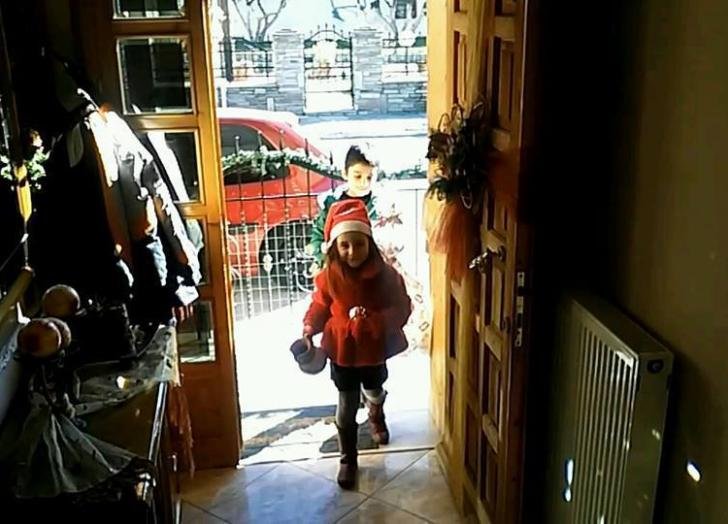 Με το… δεξί