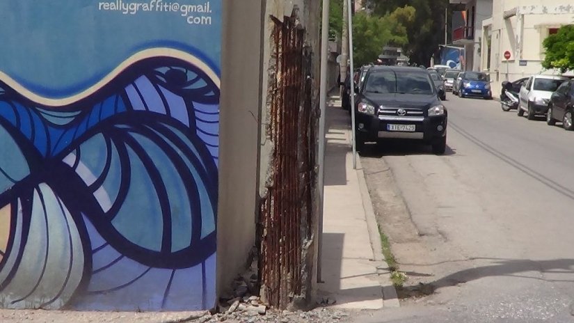 Χωρίς τσιμέντο η βάση του στύλου