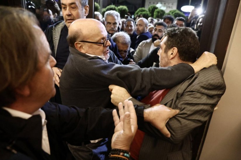 Μαχαιριές και αιμορραγία Μαχαιριές και αιμορραγία