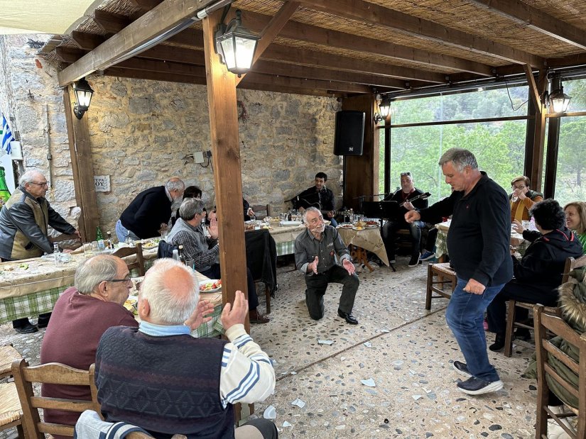 Χορευταράς εκτός των άλλων ο Στράτος Χάρλας Χορευταράς εκτός των άλλων ο Στράτος Χάρλας