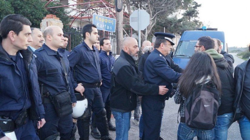 Ενταση στον δρόμο του Καρφά Ενταση στον δρόμο του Καρφά