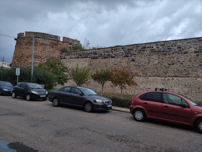 Καθάρισαν τα... μισά Καθάρισαν τα... μισά