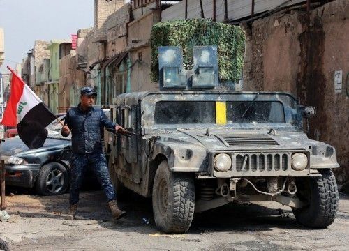 Οι τζιχαντιστές του Ισλαμικού Κράτους χάνουν συνεχώς έδαφος στη Συρία Ο συνασπισμός των αραβοκουρδικών δυνάμεων ανέκτησε τον έλεγχο του στρατιωτικού αεροδρομίου της Τάμπκας