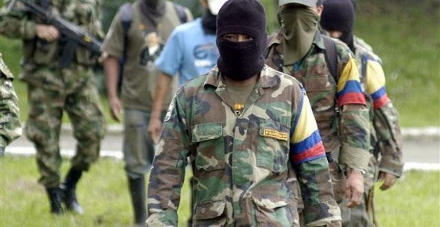 Κολομβία: Η παράδοση των όπλων της FARC έχει σχεδόν ολοκληρωθεί Οι αντάρτες της μαρξιστικής οργάνωσης FARC, έχουν παραδώσει το μεγαλύτερο μέρος του οπλισμού τους στα Ηνωμένα Έθνη, ανακοίνωσε χθες ο διεθνής οργανισμός.