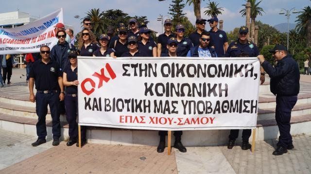 Πρωτοφανής πορεία ενστόλων στο κέντρο της Πόλης
