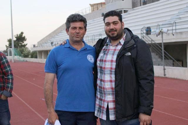 Ο Λεωνίδας Ευθυμίου με τον Φίλιππο Μπουλά, στο τελευταίο παιχνίδι της ομάδας τον περασμένο Απρίλιο, όπου πανηγύρισαν τον τίτλο, τον 1ο του Ποσειδώνα στην ιστορία του. Άκρως πετυχημένοι και οι δύο, σύμφωνα με τα αποτελέσματα, ο ένας στην τεχνική ηγεσία και ο άλλος στη διοικητική ηγεσία της ομάδας έως το περασμένο καλοκαίρι.