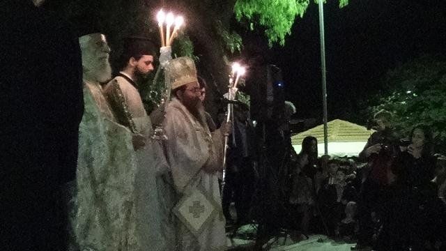 Ο Μητροπολίτης Χίου στη σύναξη των Επιταφίων στην πλατεία Νικ. Πλαστήρα